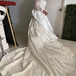 NEW BRIDE DRESS T18 beautiful long tail TRY IT.